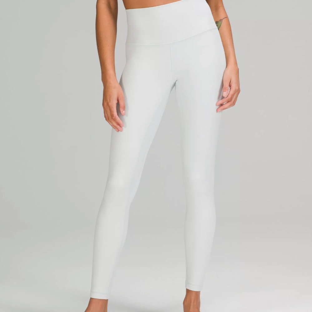 Lululemon leggings in white. Size 6 - barely worn!